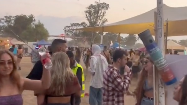 Al menos 260 cuerpos recuperados de un festival de música atacado por Hamás mientras Israel declara oficialmente la guerra y aprueba medidas “importantes” para tomar represalias.