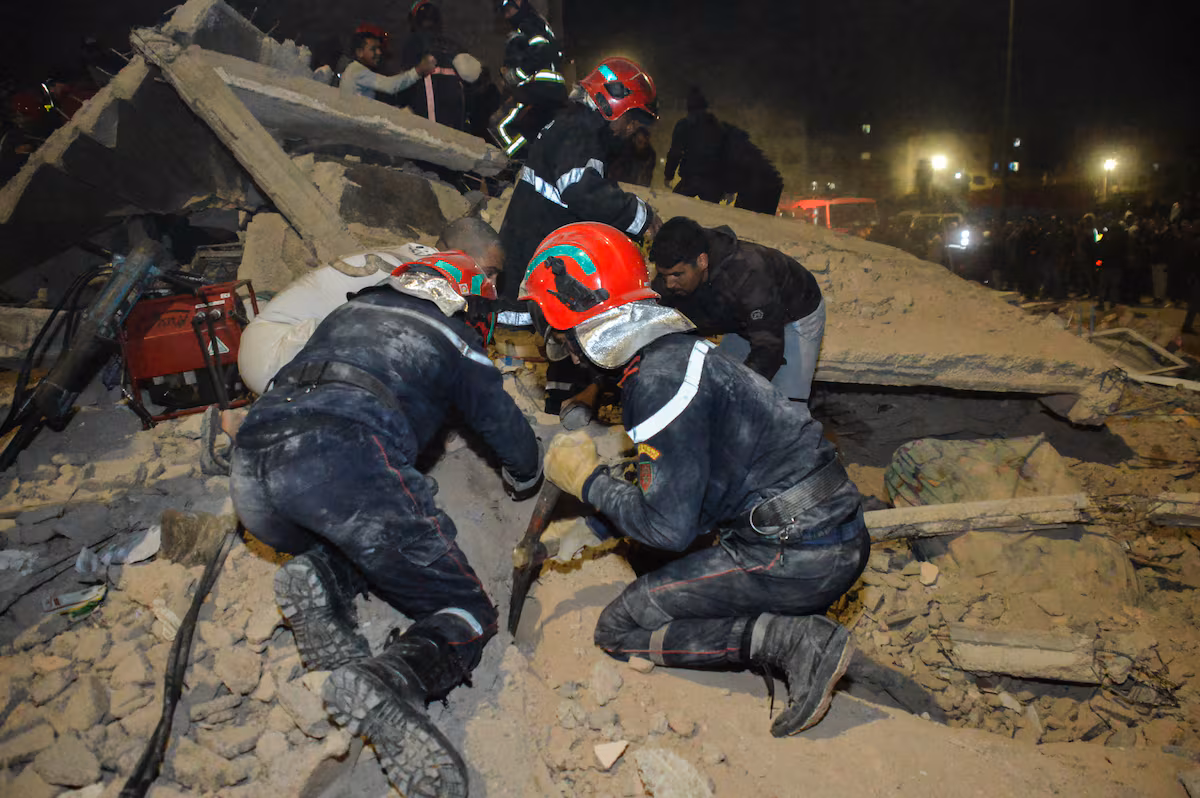 “No vamos a dormir tranquilos”. Al menos 22 muertos en la ciudad marroquí de Fez en el derrumbe de dos edificios | Internacional