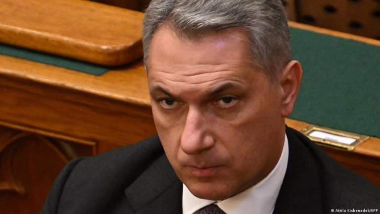 Cabinet member uses vulgar slur to insult Roma