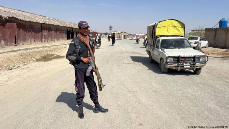 Pakistan bombs Kabul and Afghan border provinces
