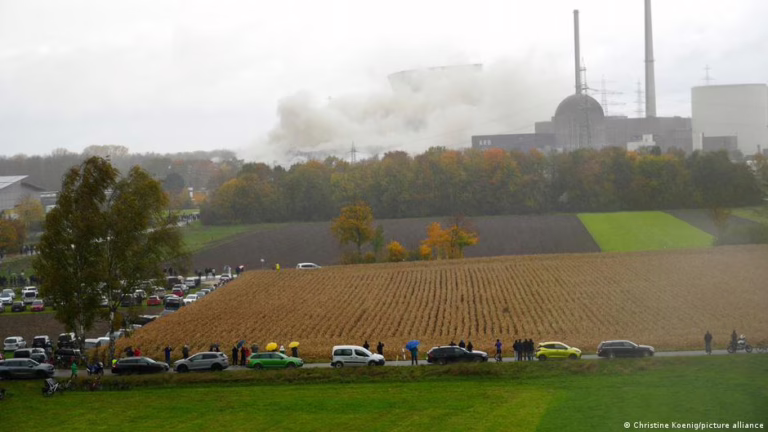 Germany debates return to nuclear energy
