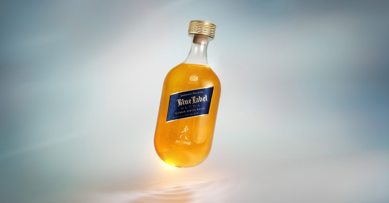 Así hizo Johnnie Walker la botella de whisky más ligera del mundo