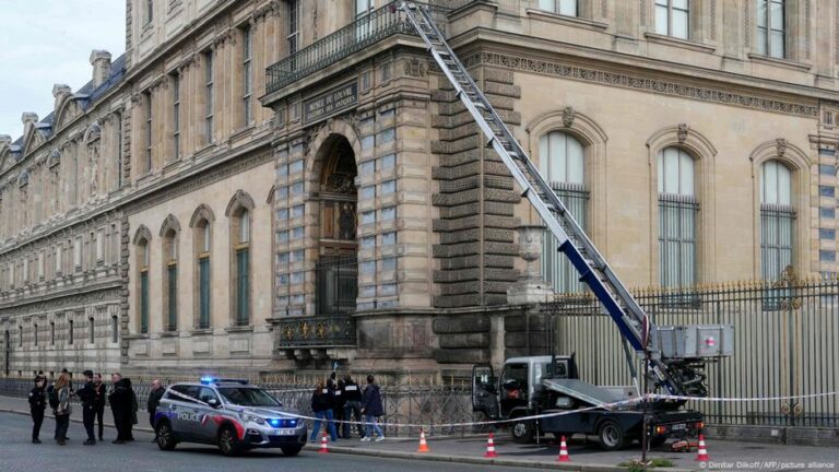 Louvre suspects admit 'partial' participation in robbery – DW – 10/29/2025