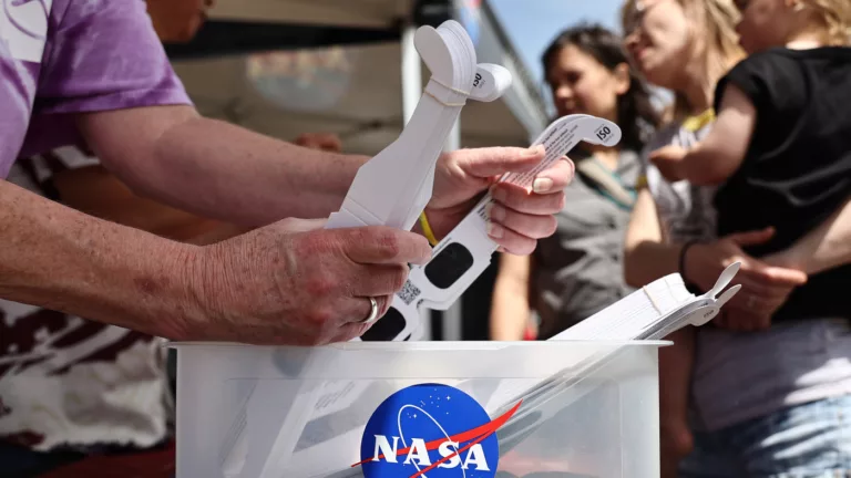 Eclipse solar 2024: sigue el camino de la totalidad: NPR