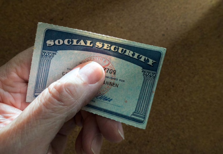 El CEO de BlackRock dice cómo reformaría el Seguro Social