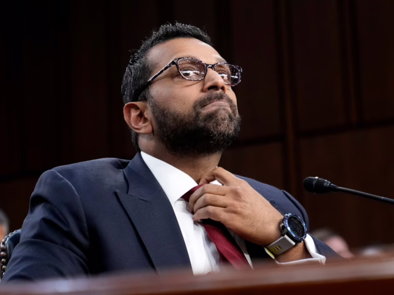 El Senado de los Estados Unidos confirma a Kash Patel por un término de 10 años para liderar el FBI | Noticias de Donald Trump