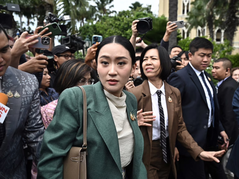 El Tribunal suspende el caso del primer ministro de Tailandia en espera de la llamada telefónica filtrada de SO | Noticias de política