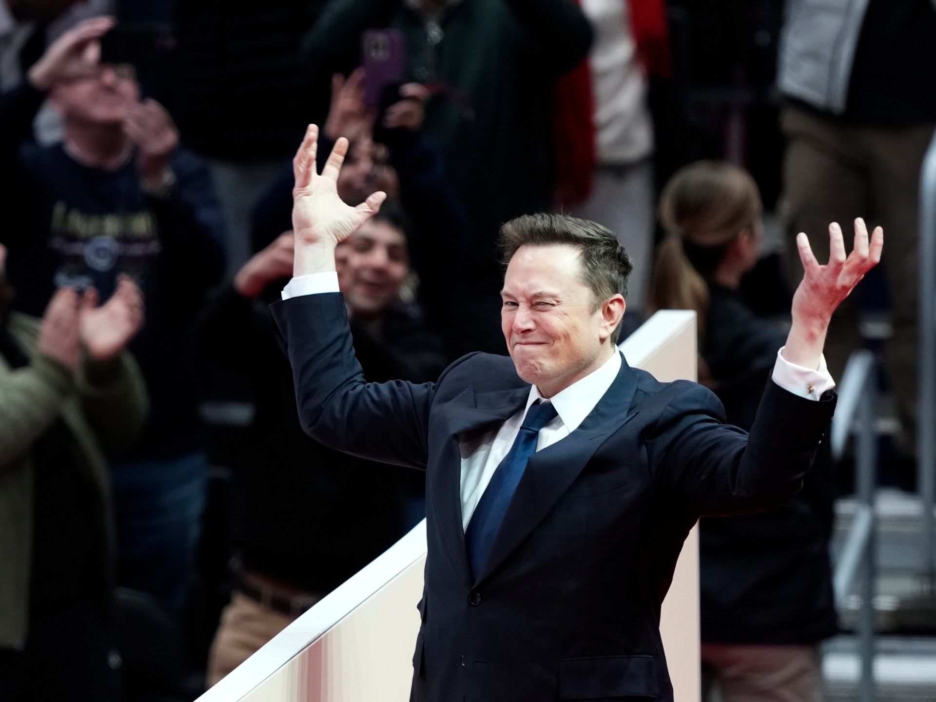 El grupo dirigido por Elon Musk hace una oferta de $ 97.4 mil millones para OpenAI | Elon Musk News