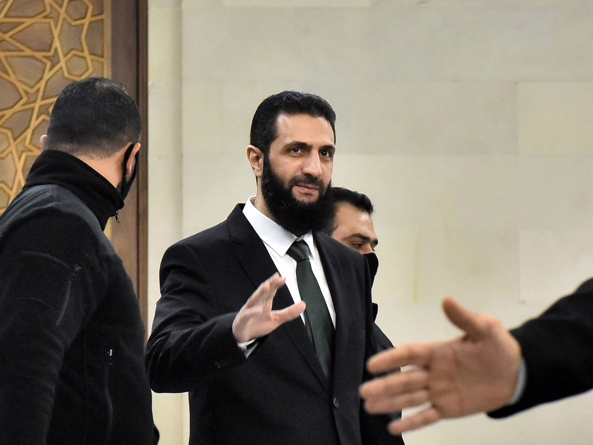 El líder de facto de Siria dice que las elecciones podrían tardar hasta cuatro años | Noticias de la guerra siria