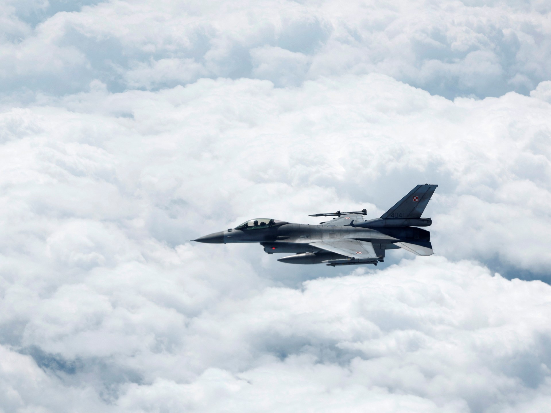 El piloto del ejército polaco muerto como falla del avión F-16 durante la preparación del espectáculo aéreo | Noticias de aviación