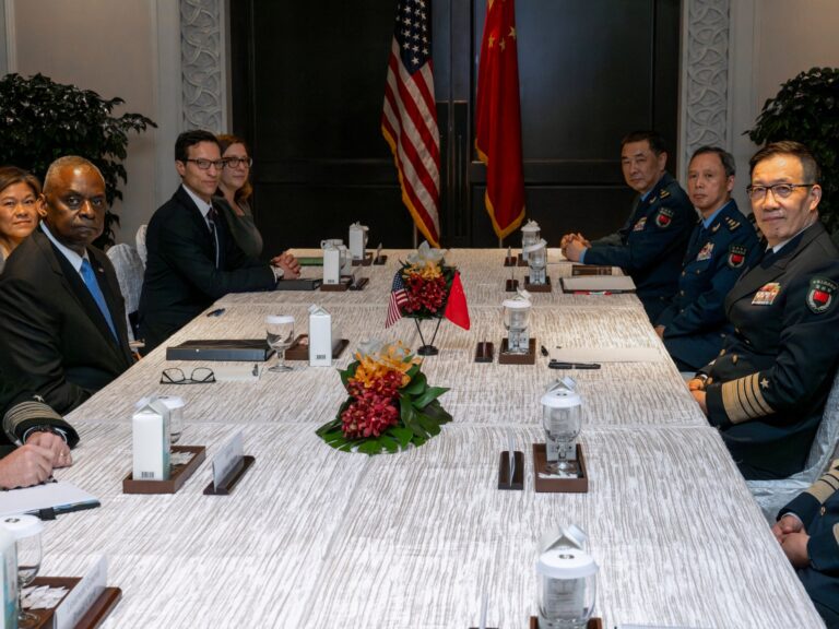 Estados Unidos y China reanudarán las conversaciones entre militares en los 'próximos meses': Austin | Noticias del Mar de China Meridional