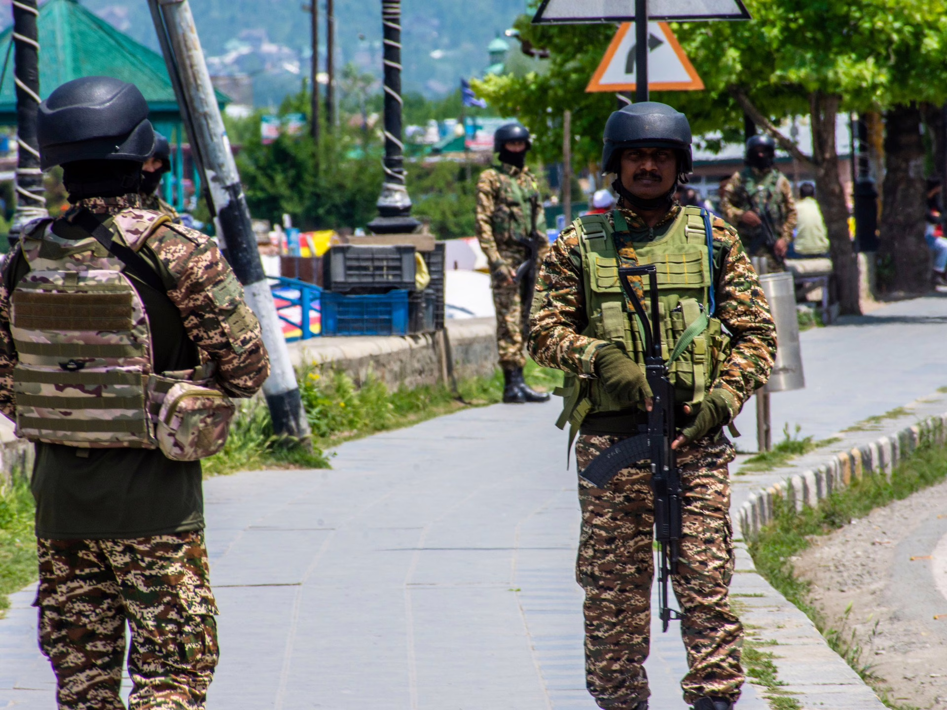 India y Pakistán continúan negociando fuego a través de la frontera con Cashmir | Noticias de conflicto