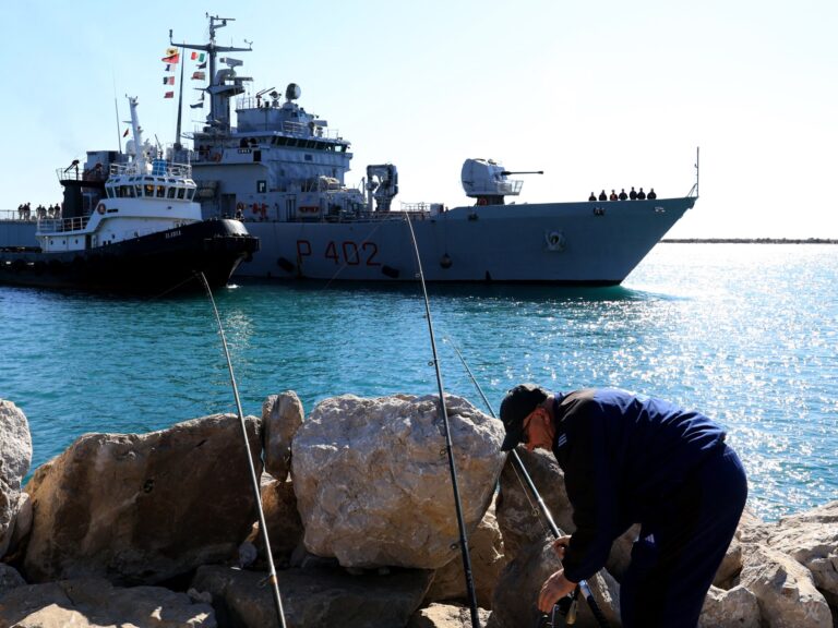 Italia envía 40 solicitantes de asilo que esperan la deportación para Albania | Noticias de migración