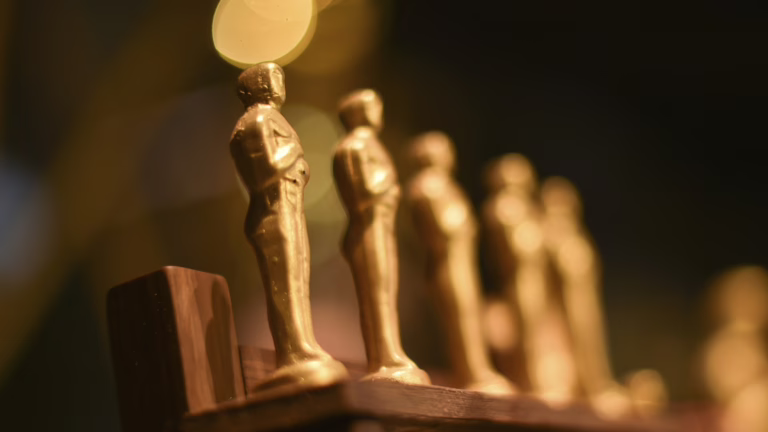 Los votantes de los Oscar ahora necesitaban ver todas las películas indicadas: NPR
