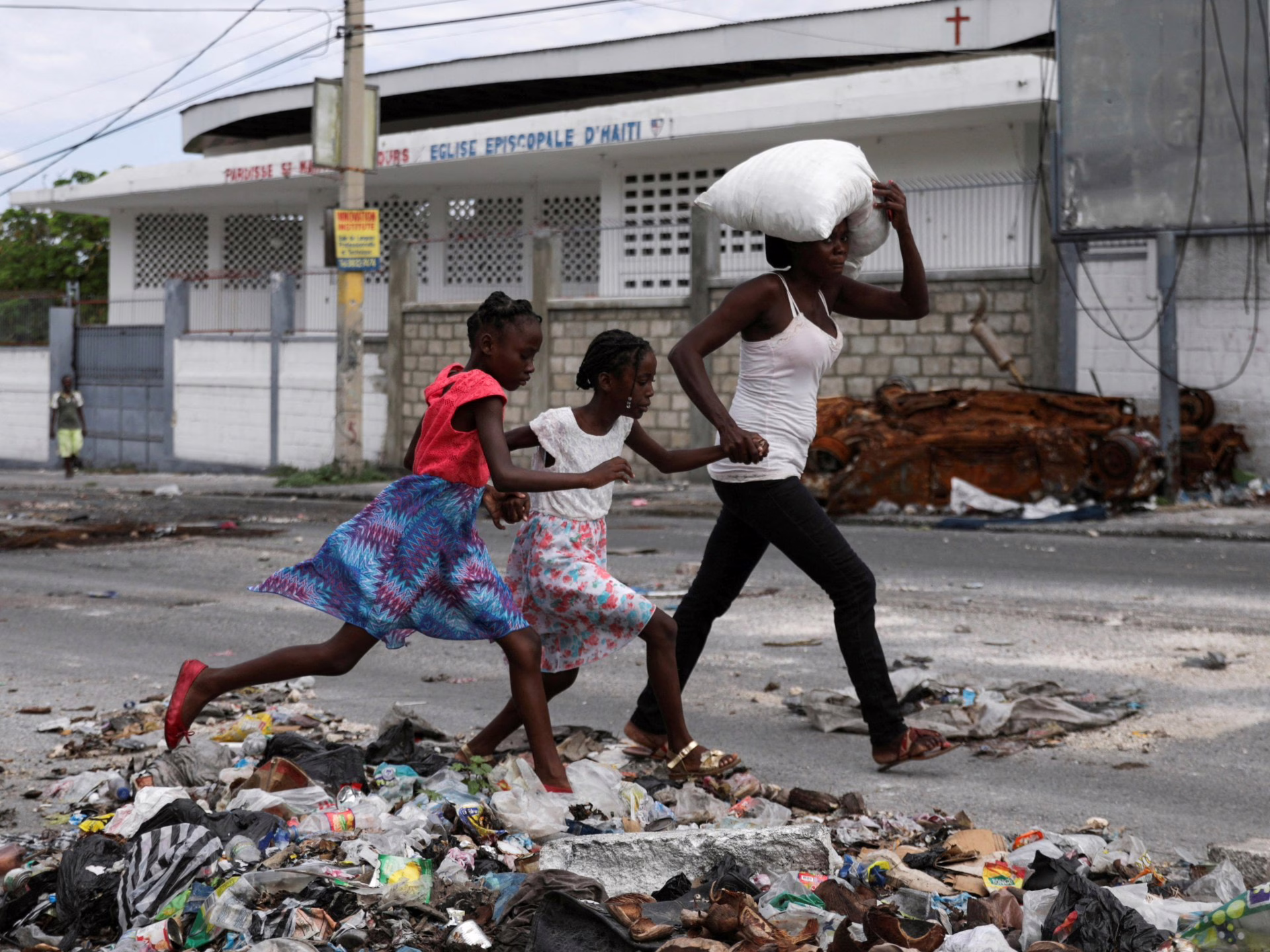 Niños en Haití Cindo Víctima de terrible violencia de pandillas, alerta de amnistía | Noticias del crimen