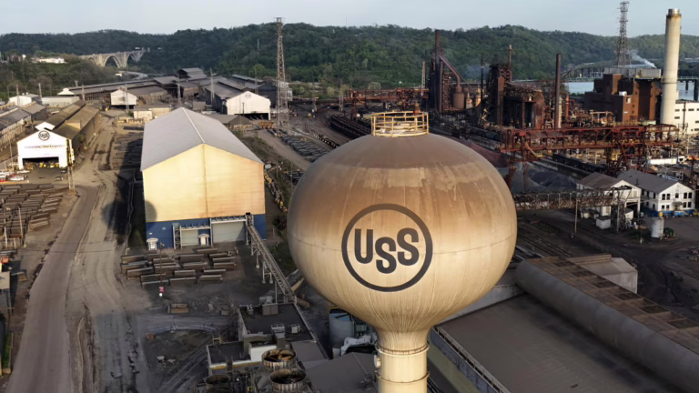 Nippon y US Steel presentan una demanda después de que la administración Biden bloqueara un acuerdo de 15.000 millones de dólares