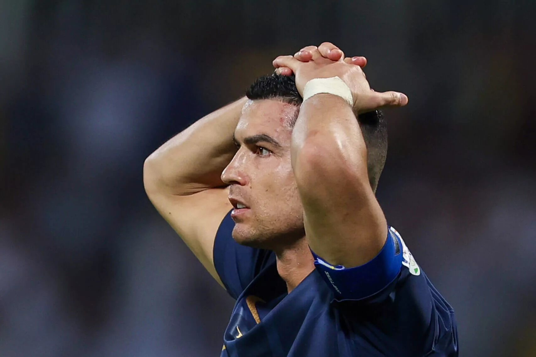 Por qué Cristiano Ronaldo está siendo demandado en una demanda de mil millones de dólares por personas que compraron sus NFT