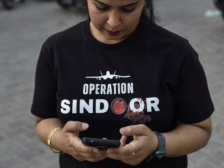 Profesor indio atascado por el puesto de redes sociales en operación militar | Noticias de tensiones de India-Pakistán