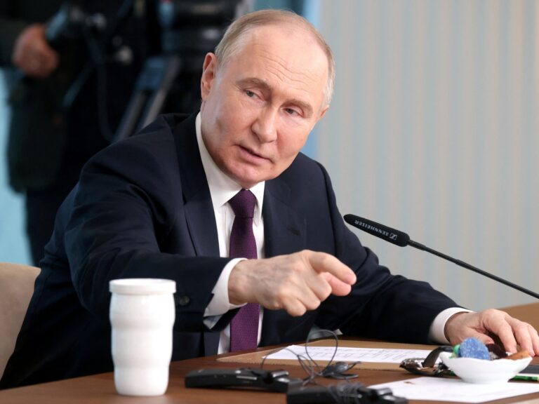 Putin advierte a Occidente sobre las armas y el arsenal nuclear de Ucrania en una conferencia de prensa | Vladímir Putin Noticias