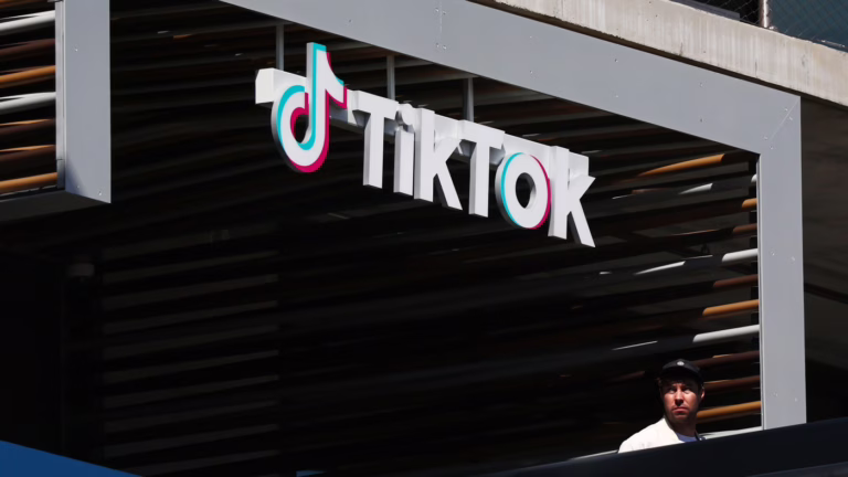 Revisión de la Casa Blanca de la propuesta para arrendar el algoritmo Tiktok: NPR