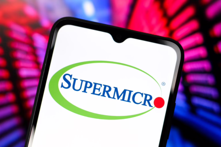 Super Micro Stock rews como fabricante del servidor dice que cumplirá con la fecha límite de presentación