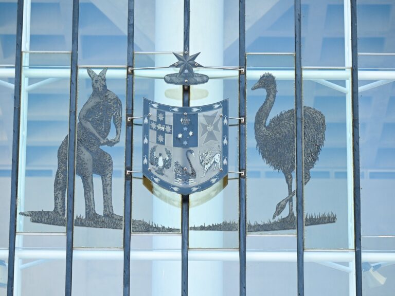 Un hombre iraní pierde su intento de ser liberado de un centro de detención de inmigrantes en Australia | noticias migratorias
