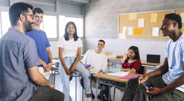Una sola clase de secundaria puede aumentar la riqueza de un adolescente en $ 100,000, pero la mayoría de los niños no están tomando