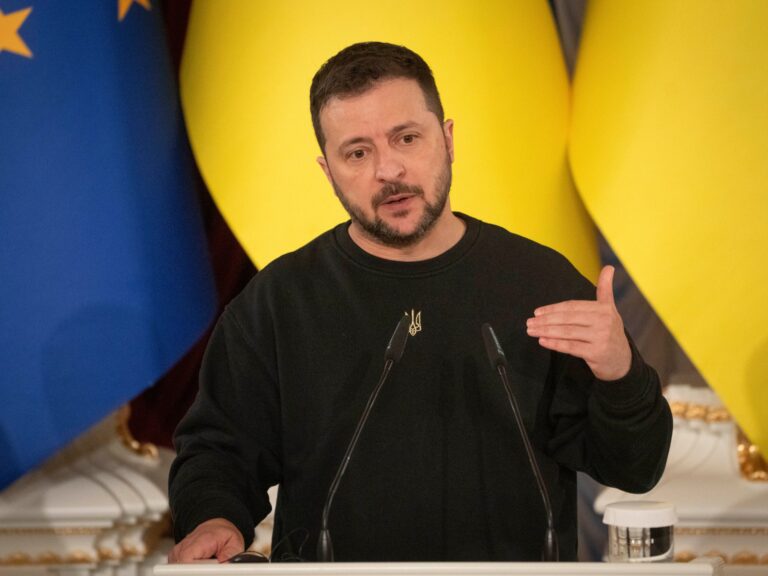 Zelenskyy de Ucrania despide al jefe de la guardia estatal por complot de asesinato | Noticias de la guerra Rusia-Ucrania